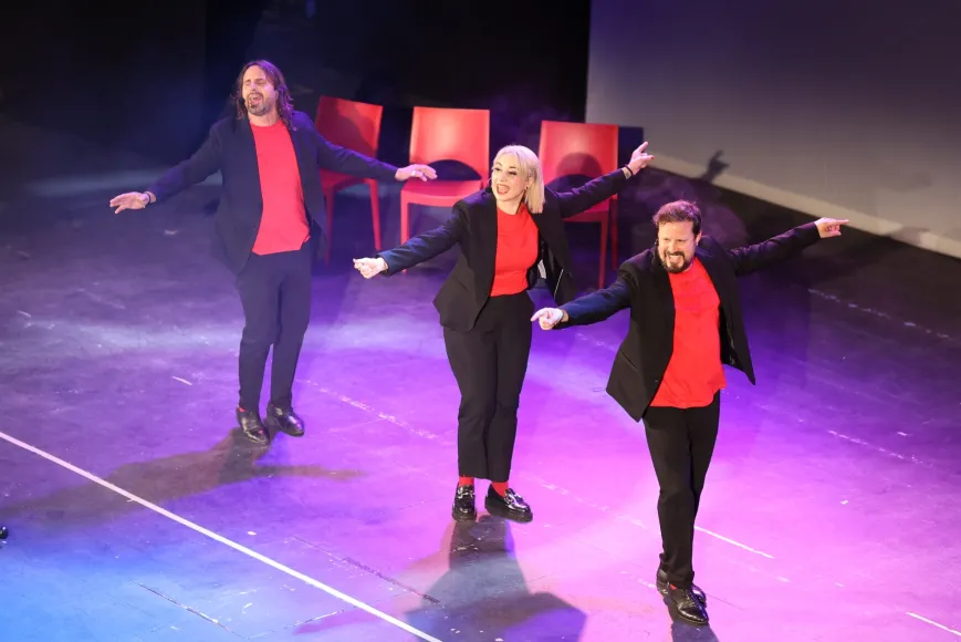 CORTA EL CABLE ROJO CORTA EL CABLE ROJO