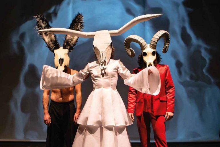 | Teatro de las Esquinas Serrana en el Teatro de las Esquinas. de Zaragoza.