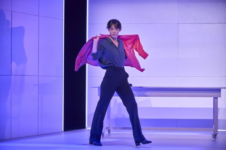 | Teatro de las Esquinas Vicky Luengo protagoniza el monólogo 'Prima Facie' sobre la violencia contra las mujeres y la justicia?La actriz interpreta a una abogada en la obra de la dramaturga australiana Suzie Miller, éxito en la escena de Londres y Broadway, que se representará del 31 de agosto hasta el 17 de septiembreTEATROS DEL CANAL fotografiado por el fotografo Pablo Lorente