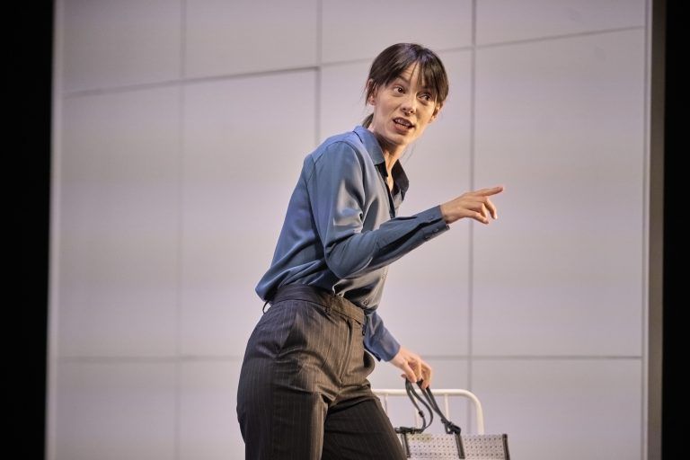 | Teatro de las Esquinas Vicky Luengo protagoniza el monólogo 'Prima Facie' sobre la violencia contra las mujeres y la justicia?La actriz interpreta a una abogada en la obra de la dramaturga australiana Suzie Miller, éxito en la escena de Londres y Broadway, que se representará del 31 de agosto hasta el 17 de septiembreTEATROS DEL CANAL fotografiado por el fotografo Pablo Lorente